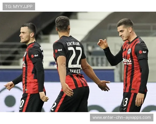 AC米兰连续防守反击最终收获回报