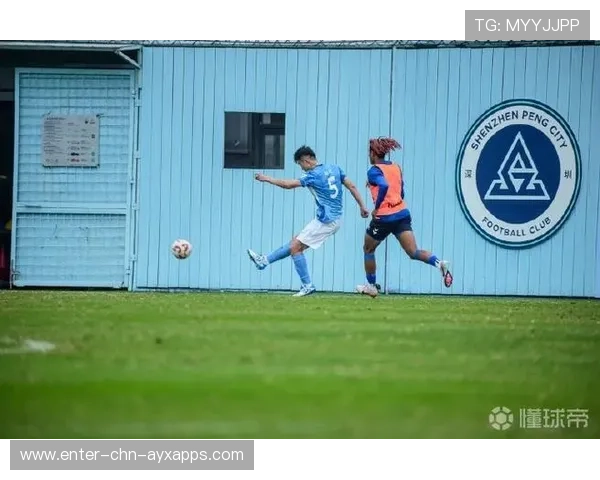 奥乌苏代表深圳新鹏城反越位破门——一脚撕裂防线的城市荣光