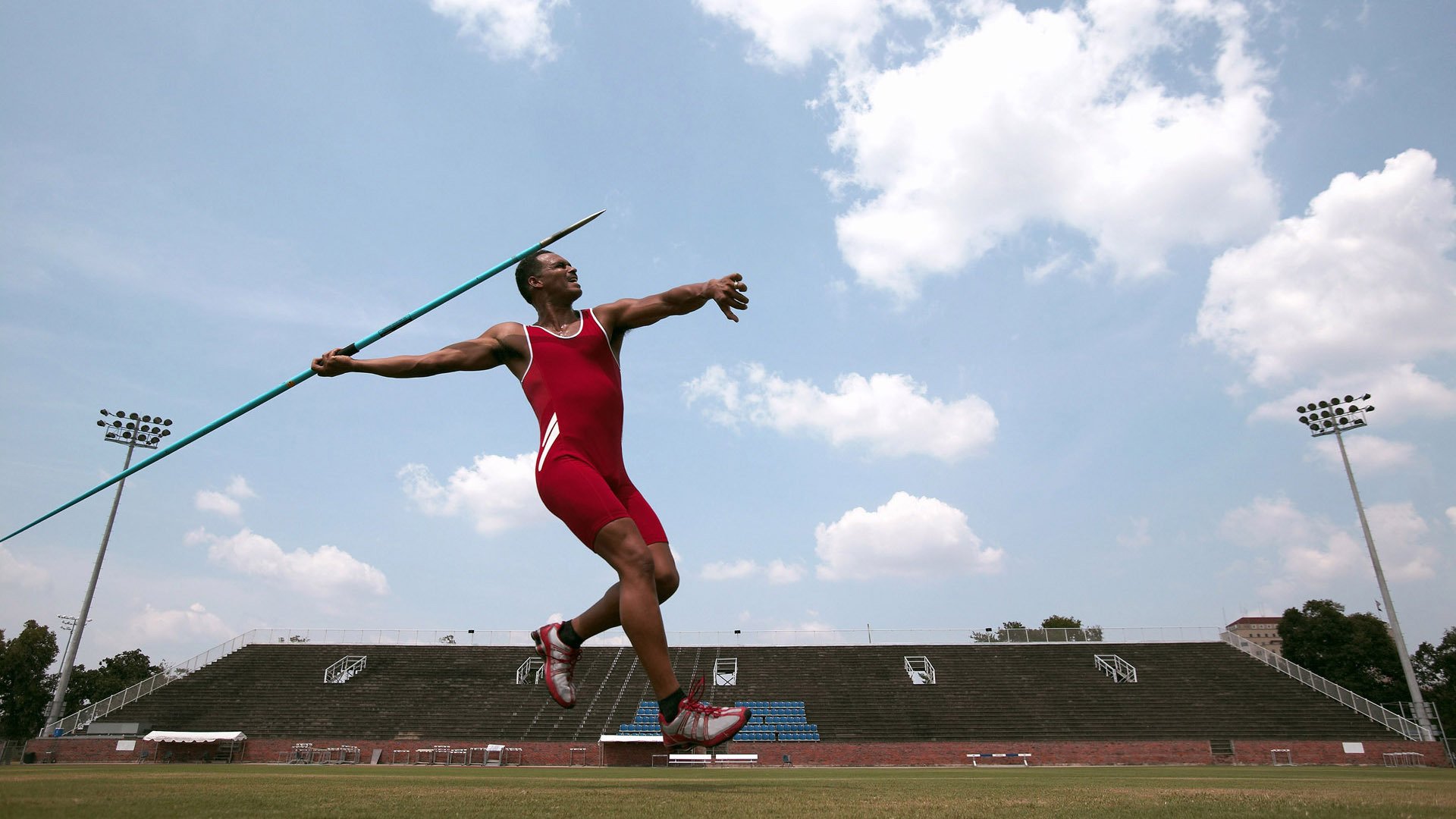 “强强对决”——车队之间的精彩拉锯战，《强强对决》